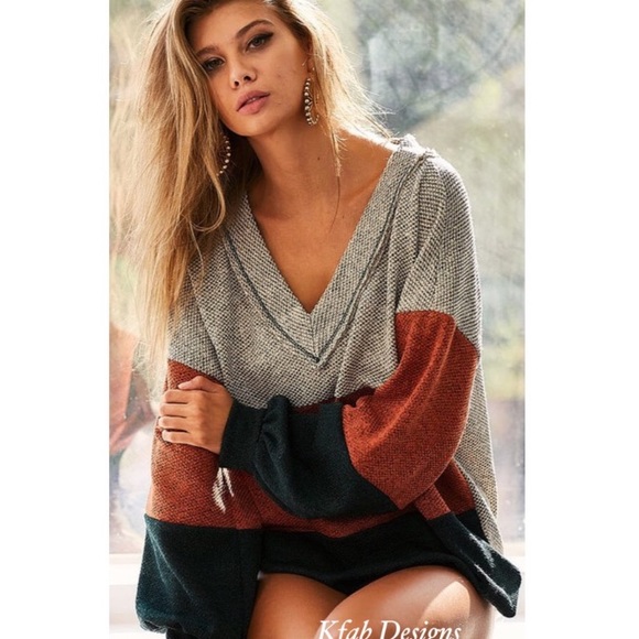 Vneck super soft knit sweater.  Fall colors - Picture 2 of 12